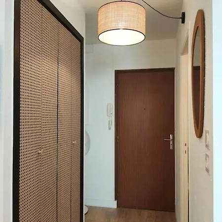 Agreable Avec Balcon Et Parking *