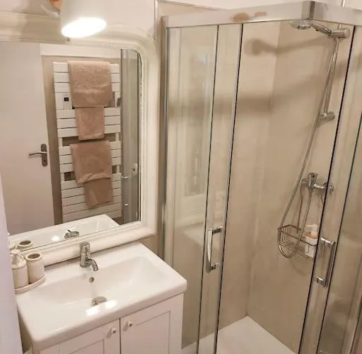 Agreable Avec Balcon Et Parking *