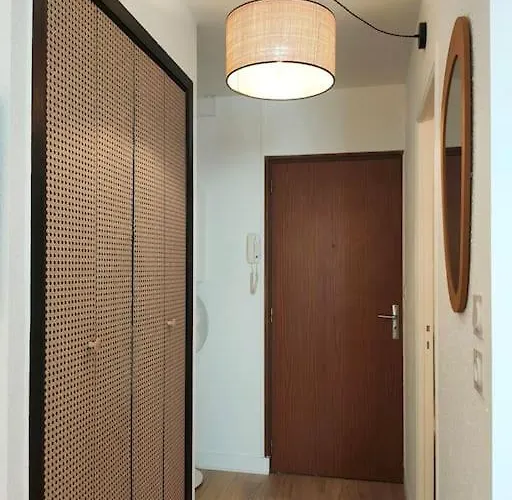 Agreable Avec Balcon Et Parking *